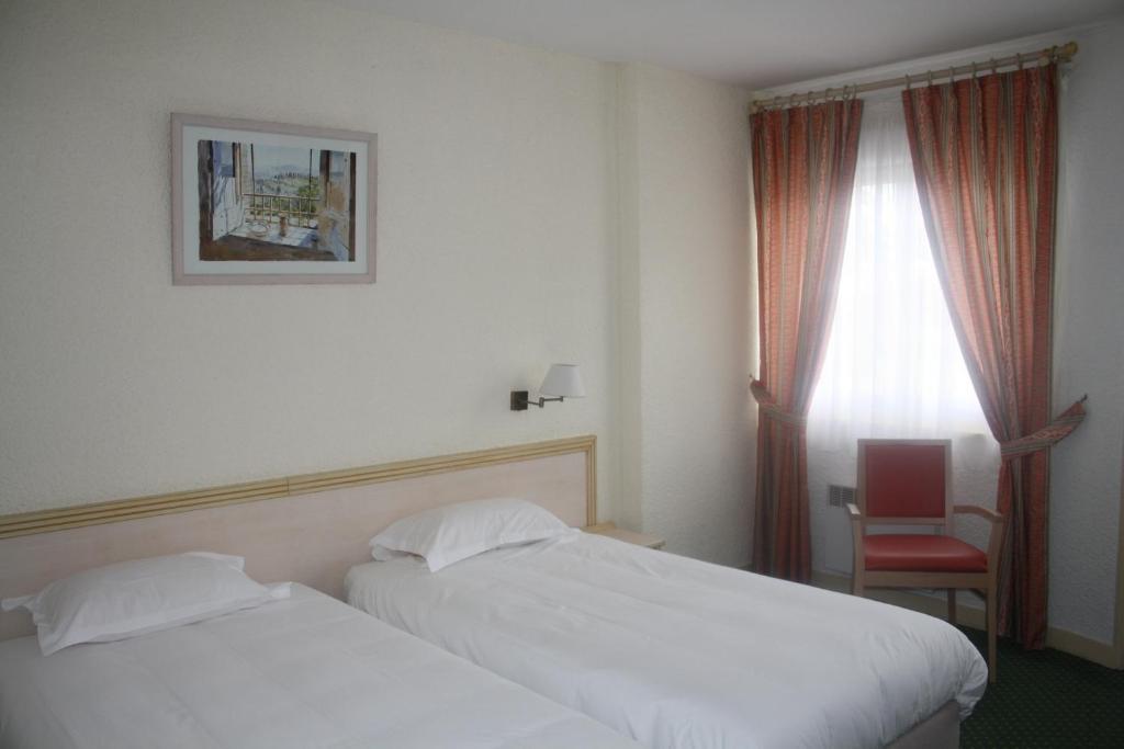 Le Charollais Motel Restaurant Contact-Hotel Vitry-en-Charollais Ruang foto
